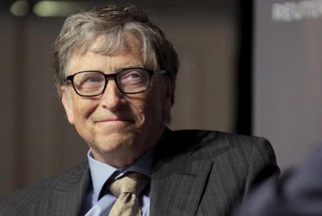 Rol var m yok mu?: New York Post&#8217;ta yer alan habere gre Stone kresel bir soruna dnen corona virs salgnnn yaratlmasnda Bill Gates&#8217;in parma olabileceini iddia etmiti. &#8220;Bill Gates'in bu salgnn yaratm ve yaylm srecinde rol oynayp oynamad tartmaya ak&#8221; ifadelerini kullanan Roger Stone, Gates'in insanlara mikroip takmak iin salgn kullandn iddia etmiti.