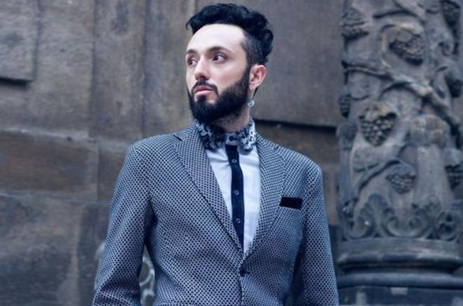 Yksekretim Kurumlar Snav&#8217;nn (YKS) ilk aamas olan Temel Yetenek Testi&#8217;nde (TYT) rencilere, &#8221;Gzmn grd, gsmn bildii ile bir deil&#8217; cmlesinde anlatlmak istenen nedir?&#8221; sorusu yneltilmiti. Bu szler, arkc Mabel Matiz&#8217;in &#8216;Frtnalar&#8217; adl arksnda da geen szler olmas sebebiyle TYT&#8217;ye damgasn vurmutu.