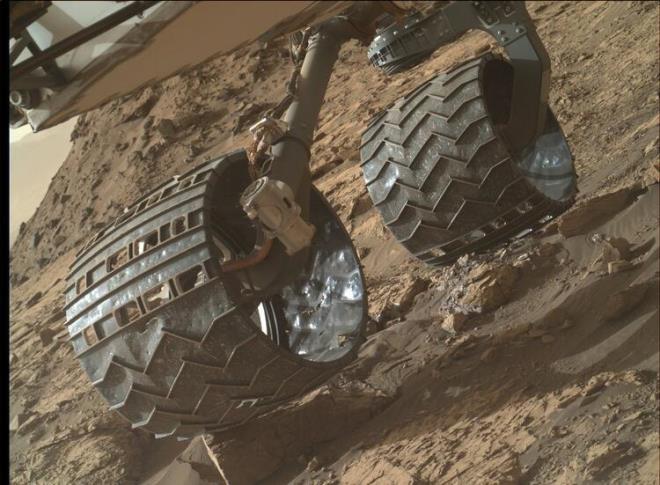 NASA aklamasna gre Curiosity&#8217;nin hala uzun sre dayanma kapasitesi var ve toplam 15 km&#8217;den fazla yry gerekletirmi olsa da 10 km daha gidebilecei dnlyor.