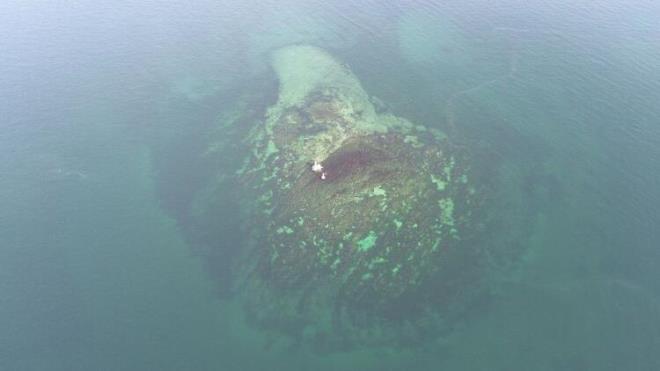 Ancak stanbul&#8217;un kayp adas Vordonisi alvyon bir tabakada olutuu iin dier adalardan jeolojik olarak farklyd. Vordonisi&#8217;nin kefedilmesi en az gemii kadar ilgin. nk bu kayp aday eski bir harita ortaya kard. Nesilden nesle aktarlsa da zamanla bir ehir efsanesine dnen Vordonisi, Fener Rum Patrikhanesi'nin MS 500 tarihli stanbul haritasnn tekrar incelenmesi sonucunda yeniden fark edildi.
