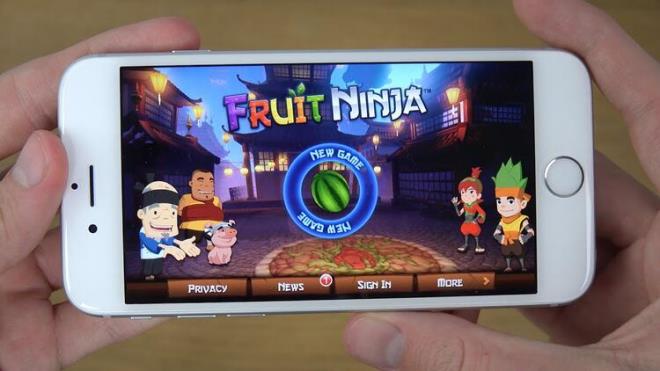 Fruit Ninja<br>  Kavun karpuz kestiimiz ve dokunmatik telefonlarn sahneye kmasyla birlikte poplerleen Fruit Ninja, kiisel bilgilerinizi de sizden habersiz kopyalyor.