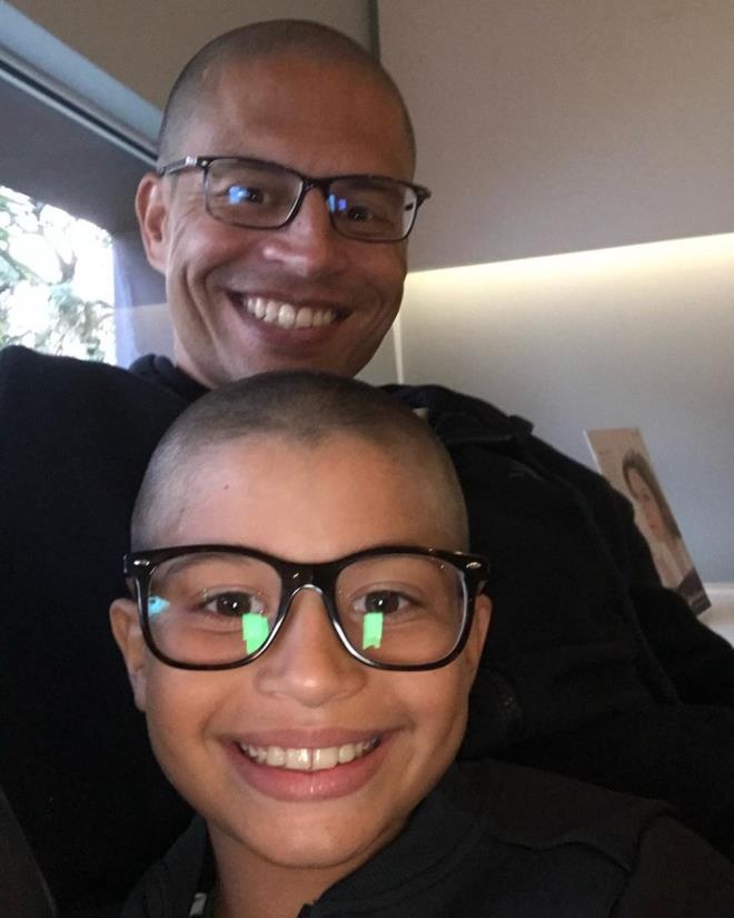 Fenerbahe'nin eski futbolcusu Alex de Souza, olu Felipe'nin doum gnnde sosyal medya paylam yapt.