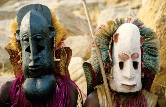 &#8216;Potolo&#8217; olarak adlandrdklar bu yldzn dnyada bilinen tm maddelerden daha ar bir maddeden olutuuna ve Sirius&#8217;un evresini 50 ylda dndne inanyorlar.