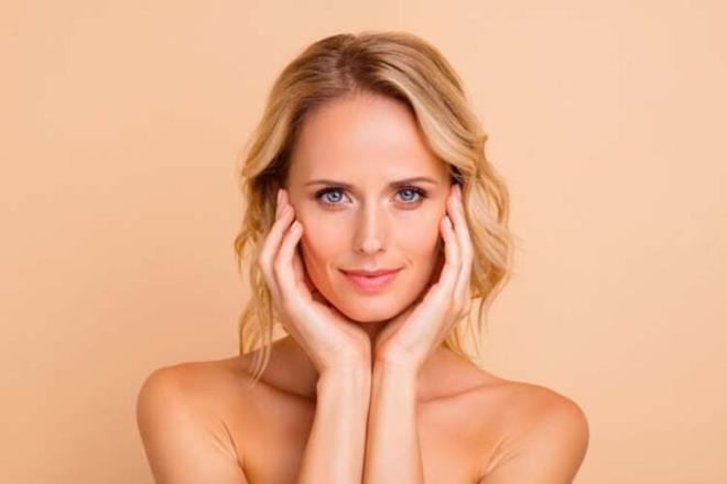 Beslenme ve Diyet Uzman� Ece �ne� kolajen �retimini art�rmak i�in �ncelikle sigara ve �ekerli besinler t�ketmek gibi hatal� al��kanl�klardan vazge�ilmesi gerekti�ine dikkat �ekerek, “Ayr�ca beslenme listemize kolajenden zengin ve kolajen �retimini art�ran baz� besin ��elerini ekleyerek bu proteinin h�zl� ve kolay bir �ekilde artmas�na yard�mc� olabiliriz” diyor.  <br>  Peki kolajen takviyesi i�in hangi besinleri d�zenli olarak t�ketmemiz gerekiyor? ��te cevaplar...