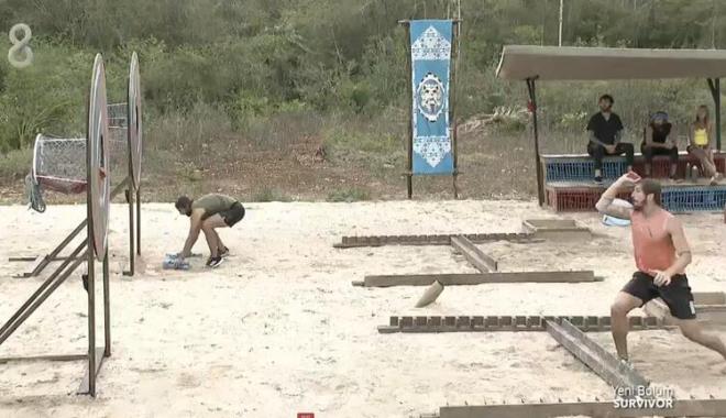 Cemal Can ve Berkan finale kalan iki isim oldu. Son atta Berkan, Cemal Can' 5-3 yenerek dokunulmazl kapt.