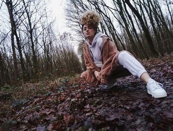 ''Ltfen, rica ediyorum. Babama sorun, cevabn versin fakat bu 'Bana ev vermiyorlar, bana araba vermiyorlar, bana para vermiyorlar, bana unu almyorlar' deil. Bundan dolay konuulmad."  <br>    ''Dilan'a ne yapld da Dilan artk gemiteki ayplar u an gndeme getirdi?' imle urald, ben bunlarla uraacam diye kendi mesleime harcamak istediim enerjiyi harcayamadm.''