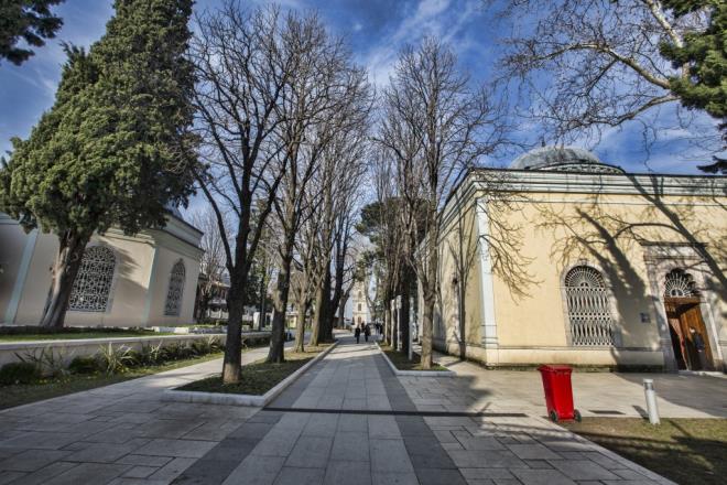 Bursa Bykehir Belediye Bakan Alinur Akta, bu konuda desteklerinden dolay ileri Bakan Sleyman Soylu?ya, Bursa Valisi Yakup Canbolat?a, Jandarma Genel Komutan Orgeneral Arif etin?e ve Bursa Jandarma Komutan Tugeneral Hakan Sara?a da teekkrlerini iletti.  <br>  Ouzlarn Kay boyunun lideri ve Osmanl Beylii'nin kurucusu olan Osman Bey'in babas Erturul Gazi'nin Bilecik St'te trbesinde sancak ve sayg nbetleri 2017'den beri tutuluyor.