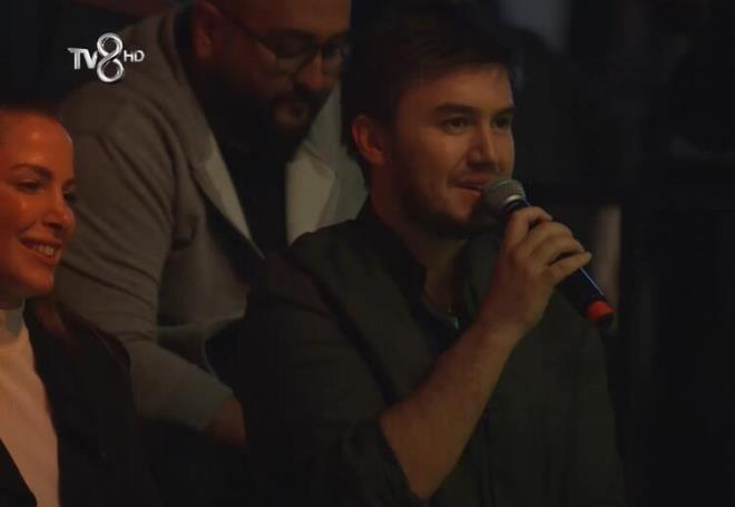 MUSTAFA CECEL VE DANLA BLC'TEN DESTEK<br>  stanbul finalinin ilk ayan izlemeye gelenler arasnda Mustafa Ceceli ve Selin mer de vard. Yarmay ilk gnden beri ei ile birlikte takip ettiklerini syleyen Ceceli, "2 finalist adaymz vard, biri olmad. Dieri u anda orada oturuyor" dedi.