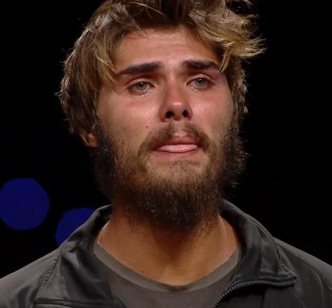 GZYALARINI TUTAMADI<br>  "Gzyalarna boulan Bar, o sakatl yaamasaydm her ey ok daha gzel olacakt. Beni destekleyen herkese bana bu gururu yaattklar iin ok teekkr ediyorum" dedi.