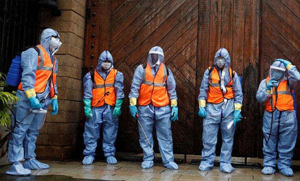 Reuters haber ajans, ABD'nin gneyinde yer alan Florida'daki 40'tan fazla hastanenin hepsinin youn bakm nitelerinin tamamen dolu olduunu bildiriyor.