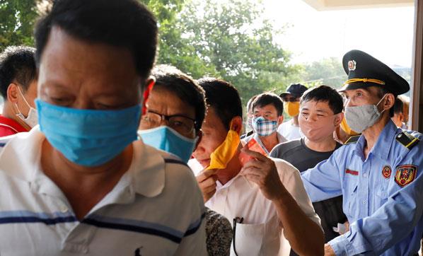 BBC, Nisan aynda yapt bir haberde Vietnam'n hzl bir ekilde in snrn kapattn vurgulad, ubat ortasndan itibaren in'den gelen herkesin 14 gnlk karantinaya alndn aktard.