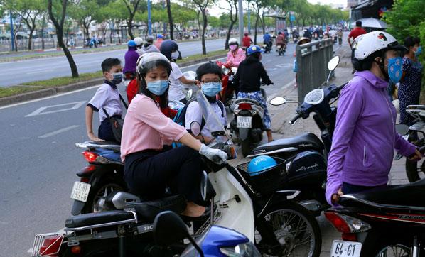 ABD'deki salgnn boyutu Pasifik Okyanusu'nu ap Japonya'ya da srad. Japonya'nn Okinawa eyaletindeki ABD askerlerinde koronavirsn yaylmas zerine adadaki iki askeri s karantinaya alnd.