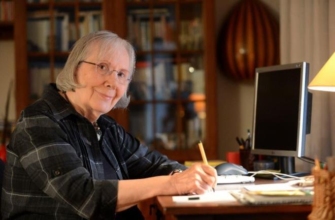 Trk edebiyatnn usta kalemi Adalet Aaolu, 91 yanda hayatn kaybetti. Boazii niversitesi'nden yaplan aklamada, "Edebiyatmzn byk ismi, Boazii niversitesi Fahri Doktora sahibi deerli yazar Adalet Aaolu'nu kaybettik. Eserleriyle her zaman yaayacak" denildi. Aaolu 91 yandayd.Trk edebiyatnn en nemli romanclarndan biri olarak kabul edilen Adalet Aaolu kimdir? Adalet Aaolu nereli? Adalet Aaolu'nun ei kim? Adalet Aaolu'nun romanlar hangileri? te tm ayrntlar...