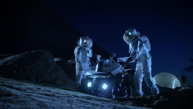 "nmzdeki yzyl boyunca uzayda kendine yeterli koloniler kuracak teknolojiye eriemeyeceiz, bu yzden bu srete ok dikkatli olmamz lazm."