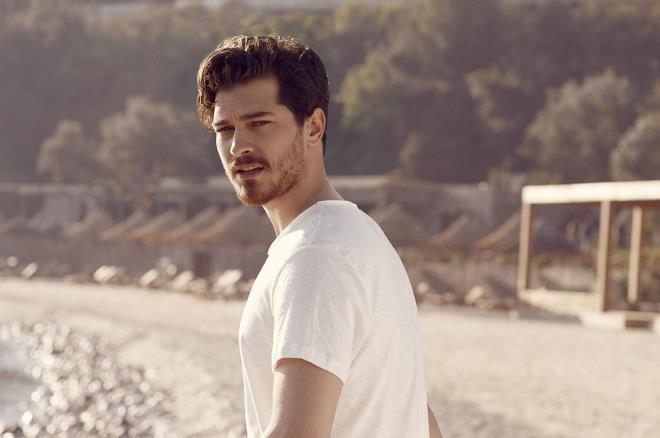 tv100'n haberine gre, aatay Ulusoy ayrca Ay Yapm'n Star iin ektii ?Call My Agent? dizisinin yerli uyarlamasnda yer alacak.