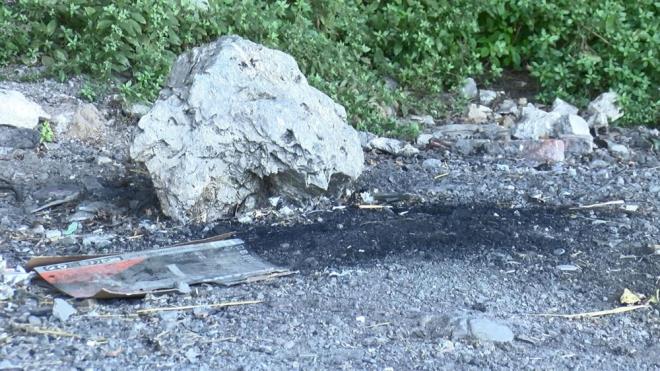 "BURANIN KADER BYLE OLMAMALIYDI"  <br>  Baakehir'de yaayan Fatih Atlm, "Burann kaderi byle olmamalyd. Yazk gnah diyorum. Kendini bilen bir insan bunu yapmaz. Yetkililer buraya el atmal. Define iin kaz falan yapld da grlyor. Toplum olarak bilinli olmak zorundayz" diye konutu.