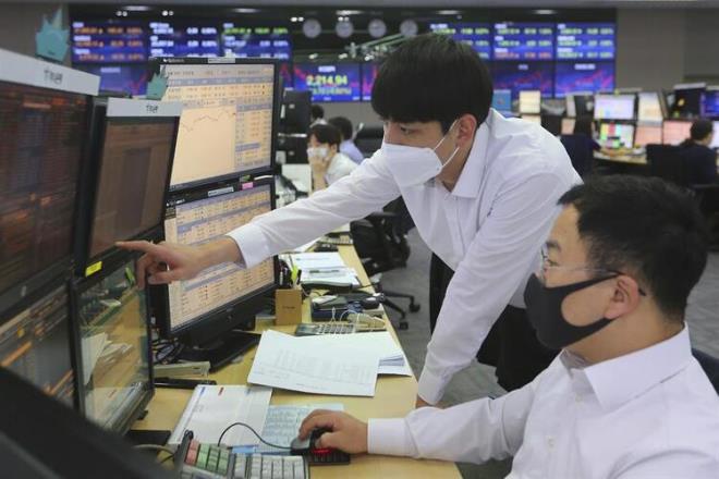 DS, Covid-19'u yenmi hastalara virsn tekrar bulap bulamayacana ilikin "tam bir cevabn" bulunmadn, bu konuda aratrmalarn "aktif ekilde" devam ettiini belirtmiti.