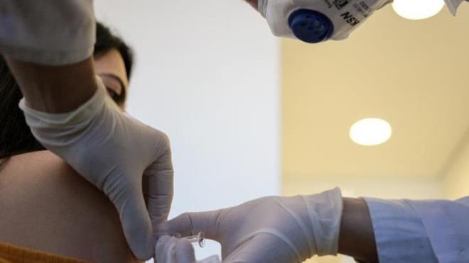 Tm dnyay etkisi altna alan koronavirs salgn devam ederken DS'den gelen Covid-19 as aklamas korku yaratt.