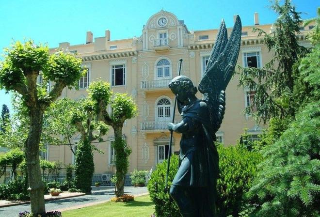 <p>SAINT-MICHEL FRANSIZ LSES    </p>                              <p>Birinci n kayt taban puan: 434</p>    <p>kinci n kayt taban puan: 425</p>    <p>Kalan ak kontenjan: 77</p>