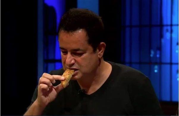 Acun Ilcal, " Ayamn da uurlu olduunu sylerler. Deniz en az senin kadar sevindim. Belki aylar sonra finalde seni burada grrz" szlerini sylemiti.