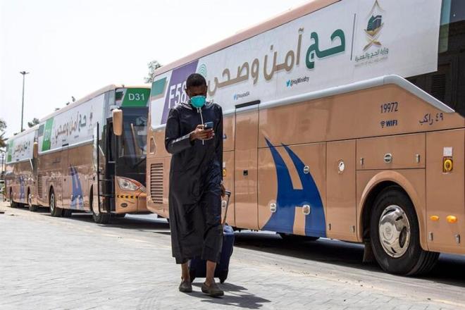 Hac ibadetini bu yl gerekletirebilecek olan anl hac adaylar Mekke'ye ulamaya balad, Mekke'den son fotoraflar dnyann nde gelen haber ajanslar servis etti.