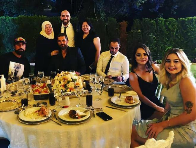 YARIMADAYKEN DAVET ETMT  Yarma boyunca adndan ska sz ettiren Yldrm; 'Kardeim bu yaz evleniyor, btn yarmac arkadalarm bekliyorum' aklamasn yapmt.