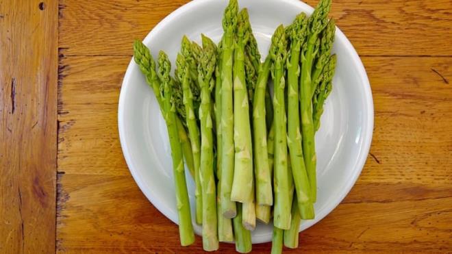 Vcuttaki toksinlerin atlmasna yardm eder.  <br>  Kemikleri korur, ierdii kalsiyum sebebiyle kemikleri glendirir.<br>  Kolesteroln drlmesine yardm eder.