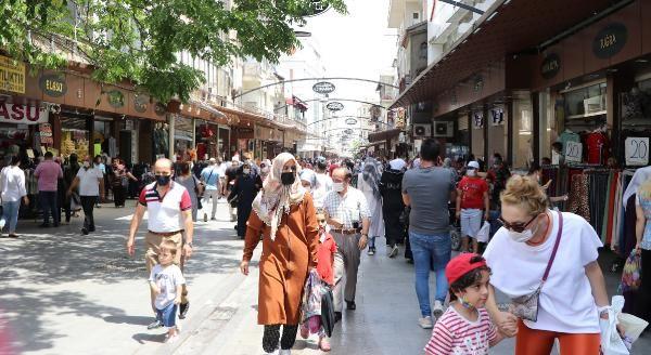 Dn salonlarnn grntleri gnlk toplanacak  <br>  Hayatn birletirecek kiilere nikah yapmalar tavsiyesinde bulunan Vali Gl, birok kiinin dn yapmak istediini ve bu etkinlii de 2 saat ile snrladklarn ifade etti. Vali Gl, dnlerde kurallara uyulmasn da gnlk olarak kameralar toplayp inceleyerek denetlediklerini ifade etti