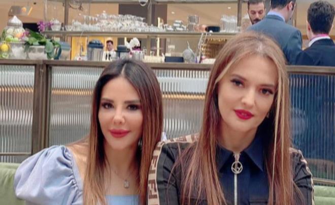 "SYASET VE SANATILAR KEND N YAPSIN"  <br>Trkiye'de futbol gndemini megul eden konuyla ilgili nl arkc Demet Akaln da yorum yapt. Akaln resmi twitter hesabndan 'Sper Lig 22 takm olmal' 'hasthag'ine destek verdi.