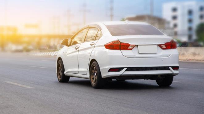 Otomotiv markalar her ay olduu gibi bu ay da fiyatlarda art yapt. Baz firmalar henz yeni fiyatlar belirleyememiken ortalama olarak 7 bin lira civarnda zamlar gzden kamad.    <br>te fiyatlarna zam yapan markalar ve en ucuz otomobiller