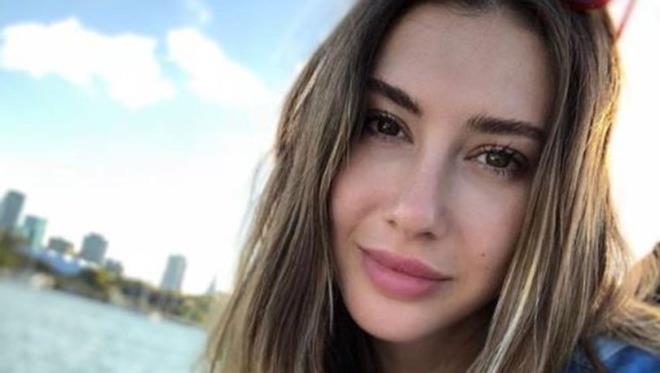 Bu gerekelerle firmaya 104 bin 781 TL idari para cezas ve reklamlar durdurma karar verildi. Ayrca Ebru Akel, Seda Sayan, Seda Akgl, Seray Sever, Seren Serengil ve eyma Suba&#8217;ya da ayn ekilde reklamlar durdurmalarna ve 104 bin 781&#8217;er TL idari para cezas verilmesine karar verildi.