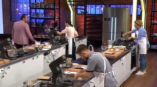 efler, yarmac olabilmek iin kar karya gelen 14 isimden orman meyveli kremal tart yapmasn istedi. 40 dakikalk srede en iyi taba hazrlamak iin zamanla yaran adaylar arasnda 4 kii sonraki tura geti.