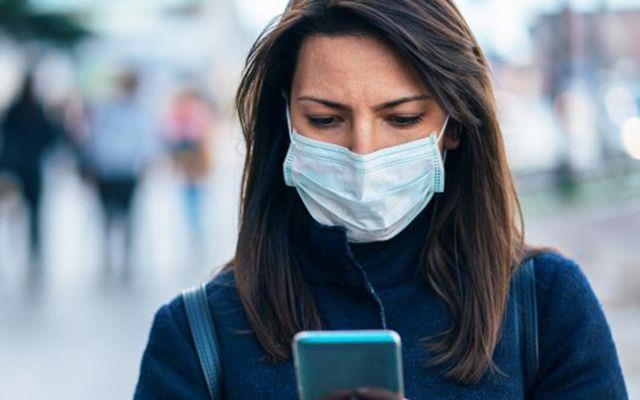 Maske takarken burnumuzu mutlaka kapatmamz, zellikle dier insanlarla yakn temas halindeyken ok dikkatli olmamz gerekiyor" dedi.