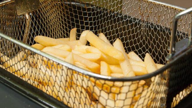 Btn ilenmi yiyecekler; kimyasallar, katk maddeleri, yapay tatlandrclar ve koruyucular ierir. Bunlar hem ocuklarda hem yetikinlerde ciddi beyin hasarlarna yol aar.Kzarm veya ilenmi gdalar beyin sinirlerini zedeler. Baz yalar ise dierlerine gre daha zararldr. Doadaki en toksik ve tehlikeli kzartma yann ise ayiek ya olduu tespit edilmitir.