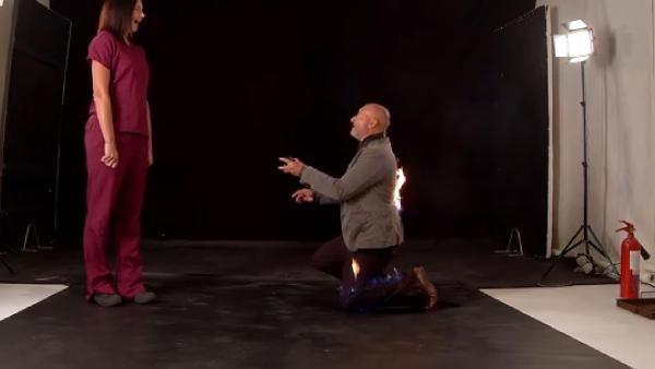 Kent'teki William Harvey Hastanesi'nde koronavirs biriminde alan Katrina, &#8220;Bunu yapmann (evlilik teklifi) gerekten gzel bir yoluydu. Mkemmel bir teklifti. Hem korktum hem duygulandm.&#8221; diye konutu.