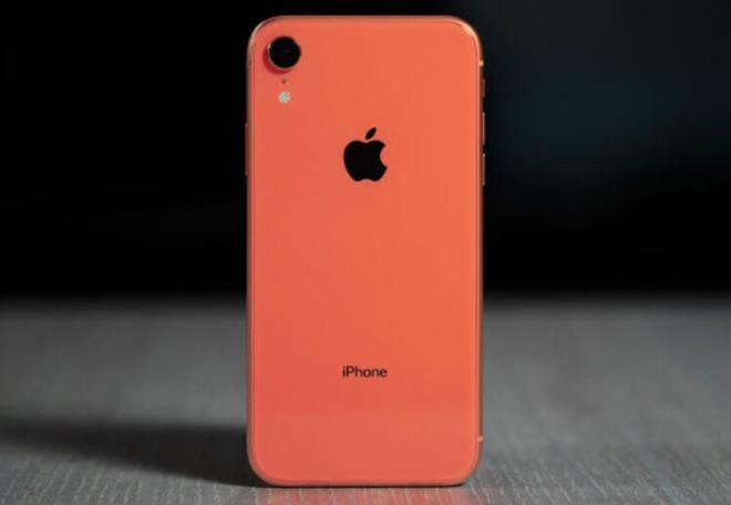 iPhone XR<br>    Gncellemeyi alacak. Apple'n en ok satan iPhone modeli olan iPhone XR, arka yznde tek kameraya sahip ve dnyann en ok satan telefonlar listesine girmeyi baarm durumda.