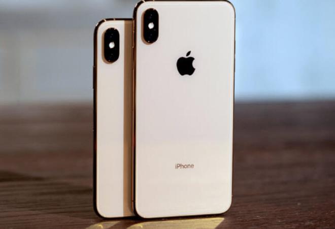 iPhone XS Max  <br>  Gncellemeyi alacak. Apple'n iPhone 11 serisinden bir yl nce duyurduu iPhone XS Max, bugn iin halen ok satan iPhone modellerinden biri.