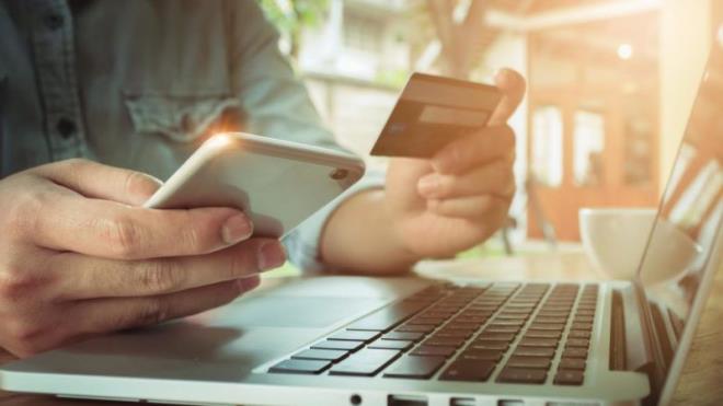 Palandken, yazl aklamasnda, Trkiye'de bin bir trl dolandrclk ekli olduunu, son zamanlarda bunun eitli bankaclk ilemleriyle yapldn belirtti.