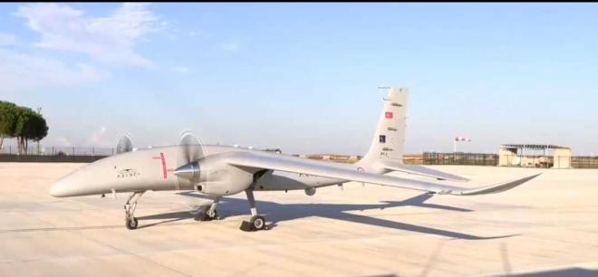 Gelimi yapay zeka bilgisayar ile karar verme kabiliyeti bulunacak  <br>  Bnyesinde barndrd yksek durumsal farkndalk salayan sensrler ile Trk Silahl Kuvvetleri'nin gklerdeki g arpan olarak grev yapacak Bayraktar AKINCI THA, ok ekirdekli 6 yapay zeka bilgisayar ile sensrlerden ald verileri ileyerek karar verme kabiliyetine de sahip bulunacak.