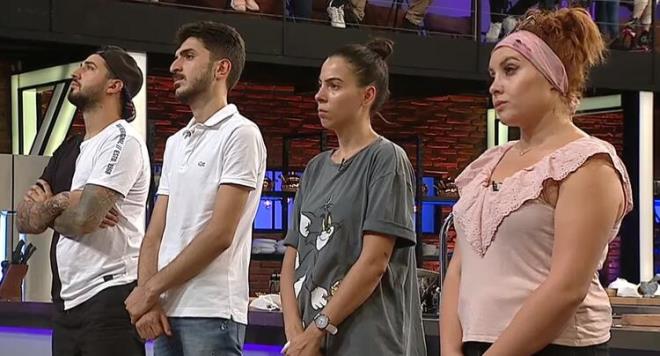 Yarmaclarn sunumlar sonrasnda efler, son ikiye kalan yarmaclar Uur ile Ebru olduunu akladlar. Bu iki arasndan Uur Deniz Ylmaz, ismi yazl nl kazanmay baard.