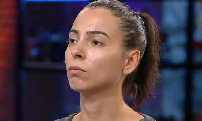 YARATICILIK OYUNU EBRU'NUN<br>  MasaterChef'te son aday yaratclk oyunuyla belirlendi. 6 yarmacnn hnerlerini sergiledii yaratck oyununda ana rn eftali oldu. 30 dakikalk srede eftaliyi yemeklerinde en iyi kullanan Ebru, MasterChef 2020'nin son yarmacs oldu.