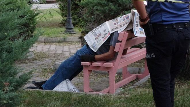 Bir sredir kol ars ekiyordu<br>    Dier yandan Aka'nn bir sredir kol ars ektii ve koronavirs sebebiyle hastaneye gitmedii renildi.