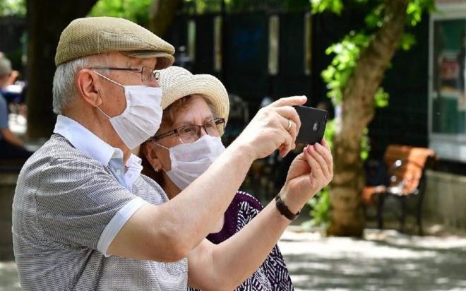 DZCE     Dzce'de 65 ya st vatandalarn 09.00/21:00 saatleri arasnda sokaa kma yasa uygulamasnn getirildii akland.