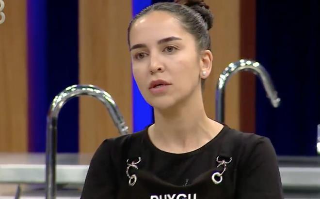 Odalar ayrdlar m? <br>  Duygu ve Ayyce ayn odada kalyorlar. Yakn arkadalklar bitti ancak oda arkadalklar sryor. Duygu onunla artk konumayacan belirterek unlar syledi:  <br>-Ben kendisiyle diyalog kurmak istemiyorum.  dnda konumak istemiyor. Ayyce'yi burada tandm burada brakyorum. nsanlarda en nem verdiim ey samimiyettir.