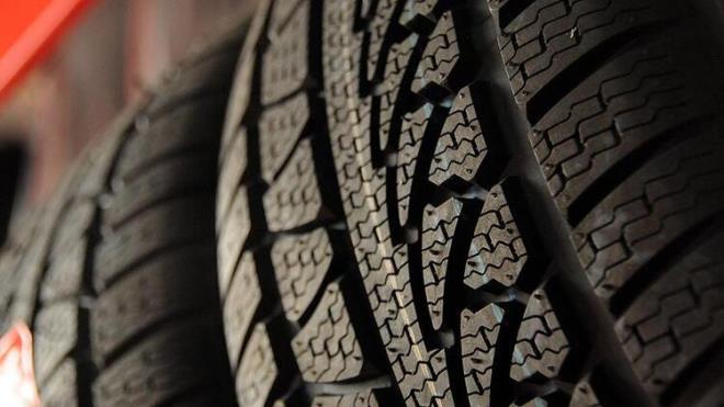 GLB modelinde ise Austos aynda 250 bin TL, 36 ay yzde 1.04 faizli kredi imkan mevcut. E-Serisi sahibi olmak isteyenlere de Mercedes-Benz Kasko tercih edilmesi halinde, Austos ayna zel olarak 330 bin TL&#8217;ye 12 aya kadar yzde 0.84 faiz oran sunuluyor.