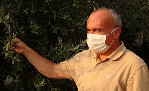 Ahmet Yertan'da, temizlik efi olarak grev yapt Tarsus Devlet Hastanesi&#8217;nde, 10 Mart'ta koronavirs tespit edildi. Yertan, ilk mdahalesinin ardndan Tarsus Devlet Hastanesi ve Mersin ehir Eitim ve Aratrma Hastanesi'ne 48 gn tedavi grd. 21 gnn entbe olarak geiren Yertan, plazma tedavi ile yeniden hayata tutunmasnn ardndan taburcu edilip, evine gnderildi.