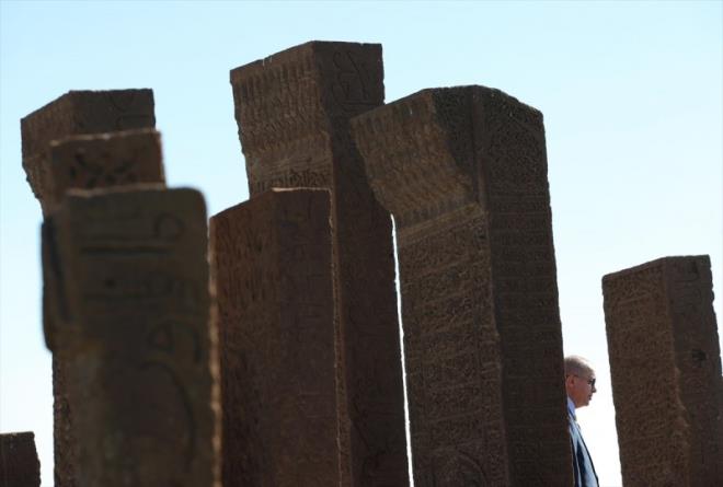 Erdoan, mezarl gezdi.