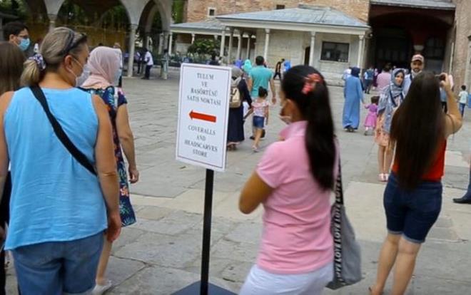 Cumhurbakan Erdoan'n, talimatyla balanan Ayasofya'nn mze statsnden cami statsne dndrlme almalar Dantay'a tanm, sonrasnda aklanan kararla Ayasofya ibadete almt.