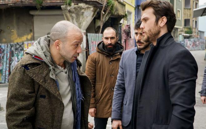 Yeni sezon ekimleri balayan, Show TV ekranlarnn fenomen haline gelen dizisi ukur'un ilk blmlerinde srpriz bir ayrlk yaanacak. Dizide "Azer" karakterine hayat veren baarl oyuncu Cihangir Ceyhan, 3. blmde veda edecek.