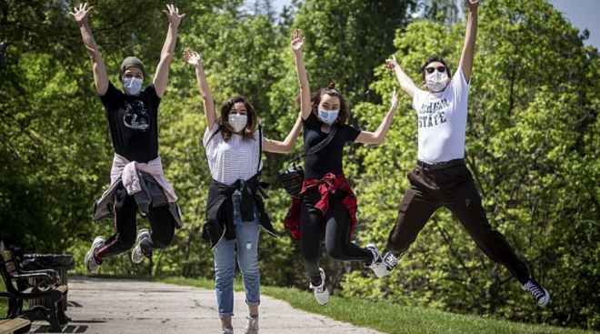 Genlerin yzde 90'nna yakn byklerin kendilerini anlamadn dnyor  <br>  Yetikinlerin kendilerini anlayp anlamad konusunda dncesi sorulan genlerin yze 42,5&#8217;i anlamyorlar cevabn verirken, yzde 38,8&#8217;i ise az anlyorlar cevabn verdi. Genlerin sadece yzde 9,4&#8217; yetikinlerin kendilerini anladn sylyor.